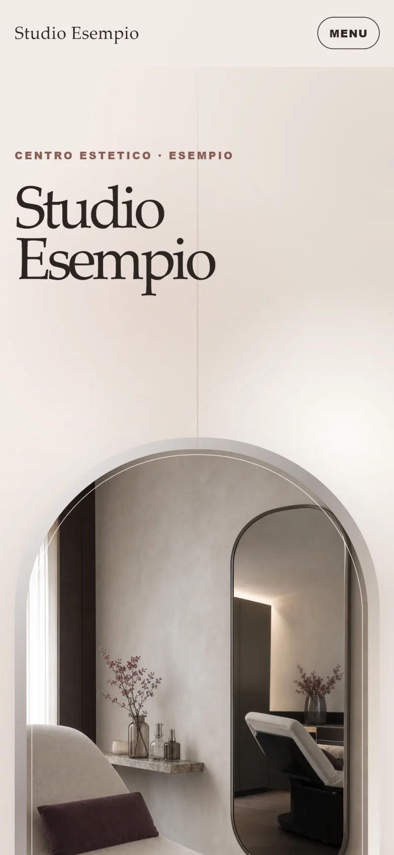The same beauty studio website seen on a phone. Demo concept, shown in Italian.
