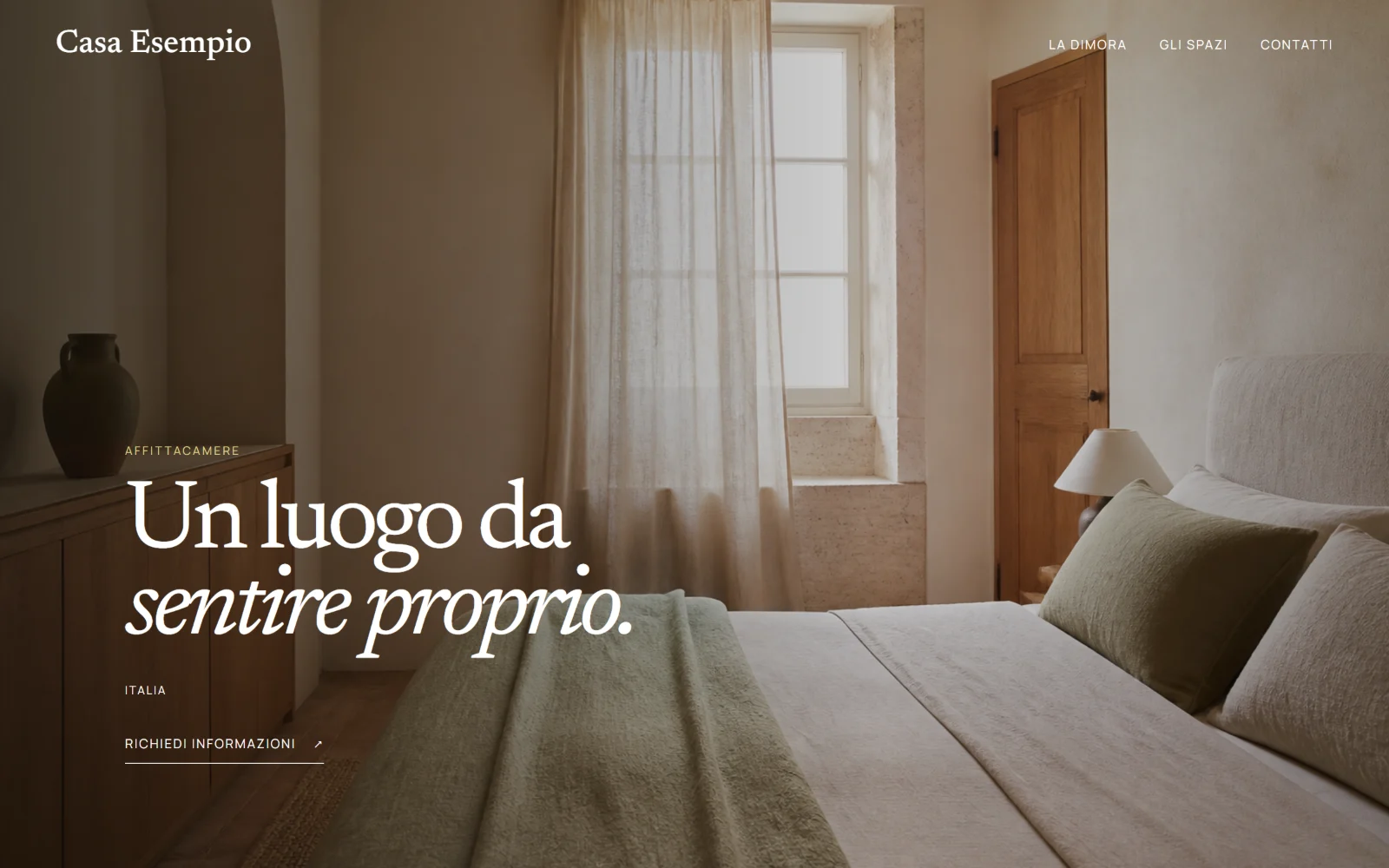 Website for a place to stay: a photograph of a room in natural light and an editorial headline in italics. Demo concept, shown in Italian.